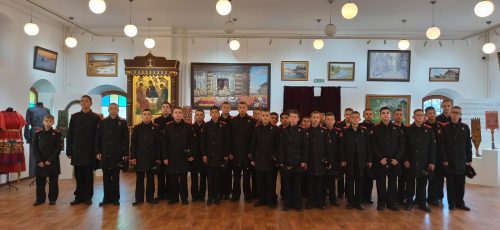 Курсанты Московского Суворовского военного училища посетили выставочно-просветительский центр «Наследие Русского Севера» при храме преподобного Серафима Саровского в Раево