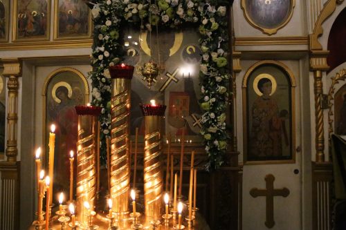 Архиепископ Егорьевский Матфей совершил всенощное бдение в храме святителя Николая Мирликийского в Отрадном