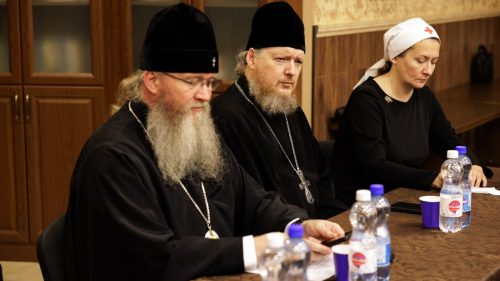 Настоятель храма Торжества Православия в Алтуфьево протоиерей Сергий Кляев принял участие в первом заседании новообразованного епархиального отдела «Церковь и медицина» в Луганске