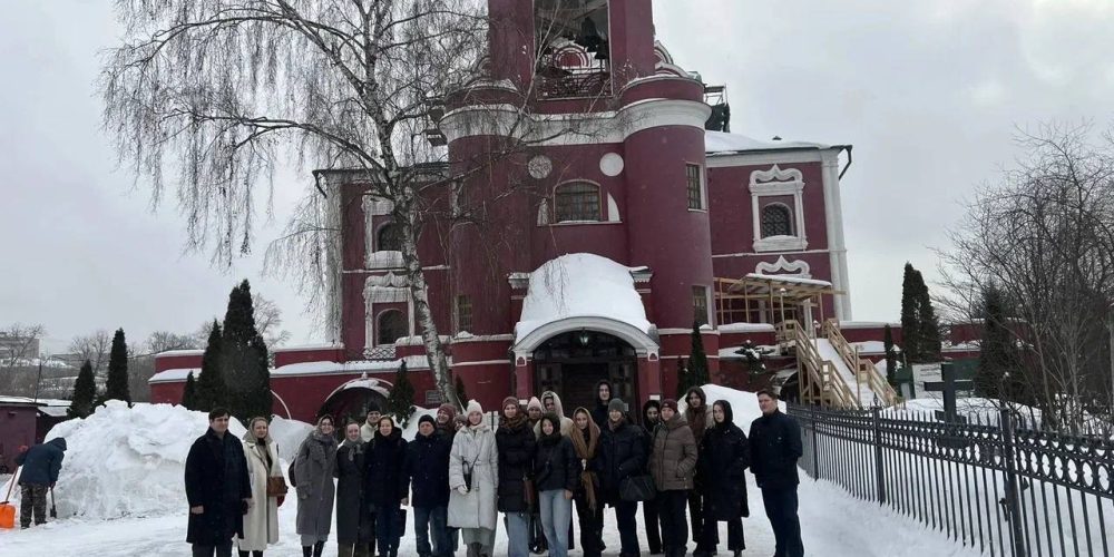 Магистранты Московского архитектурного университета посетили храм Тихвинской иконы Божией Матери в Алексеевском