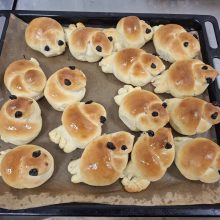 В храме святителя Николая Мирликийского в Отрадном воспитанники воскресной школы научились печь жаворонков