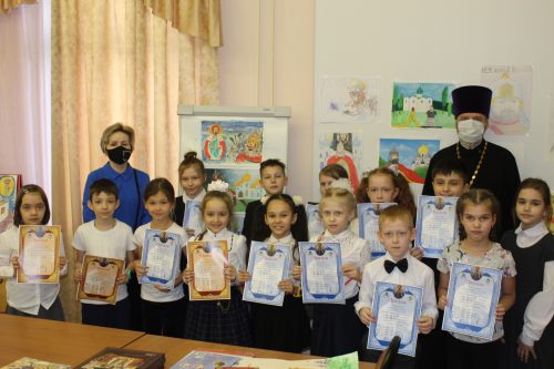 В школе № 1499 состоялось награждение участников и победителей конкурса «Александр Невский: Восток и Запад – историческая память народа»