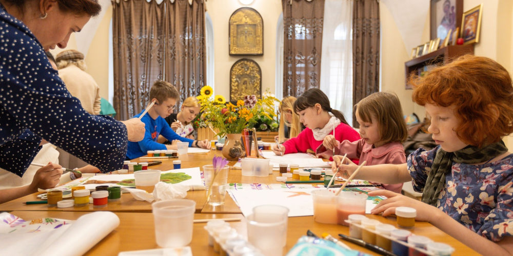 Занятия в воскресной школе храма Живоначальной Троицы при бывшем приюте Бахрушиных традиционно начались с детского крестного хода