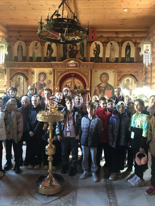 Экскурсия учащихся 4 класса школы №763 в храм в честь иконы Божией Матери «Иверская» в Бабушкине