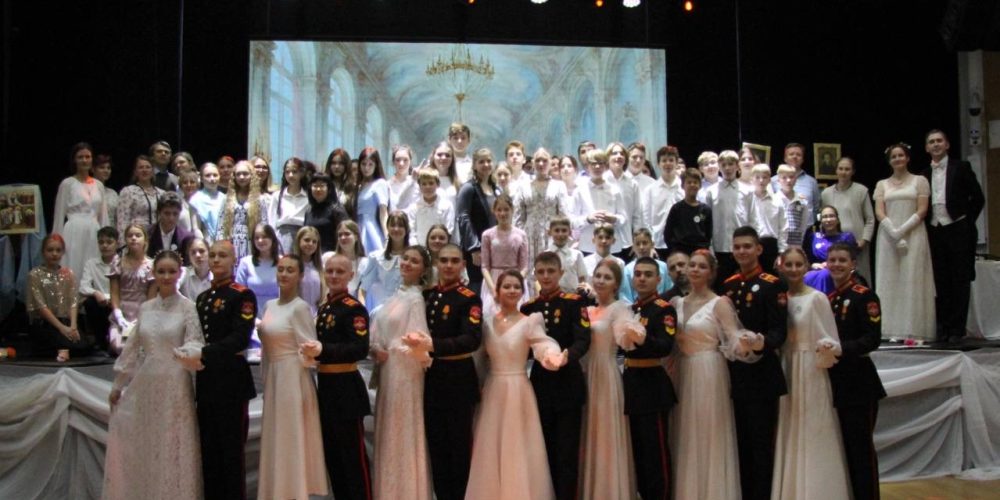 Храм иконы Божией Матери «Отрада и Утешение» в Ярославском провел традиционный Покровский бал