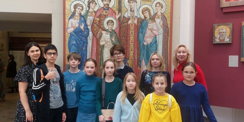 Увлекательное путешествие в Дом художника воспитанников воскресной школы храма святителя Николая Мирликийского в Отрадном