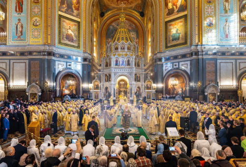 В семнадцатую годовщину интронизации Святейшего Патриарха Кирилла в Храме Христа Спасителя совершена Божественная литургия