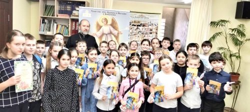 В воскресной школе храма святых мучеников Адриана и Наталии в Бабушкине провели викторину «Аз, буки, вера»