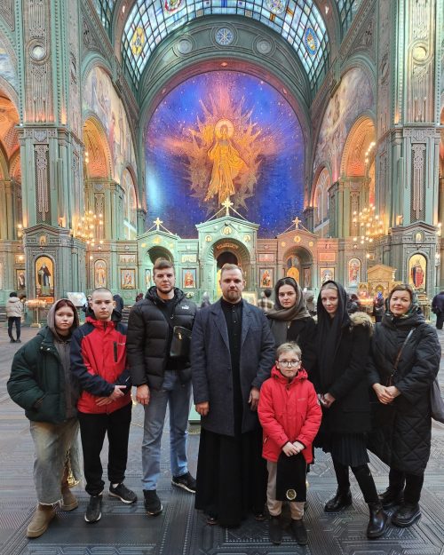 Молодежь храма мучениц Веры, Надежды, Любови и Софии на Миусском кладбище посетили Главный храм Вооруженных Сил России