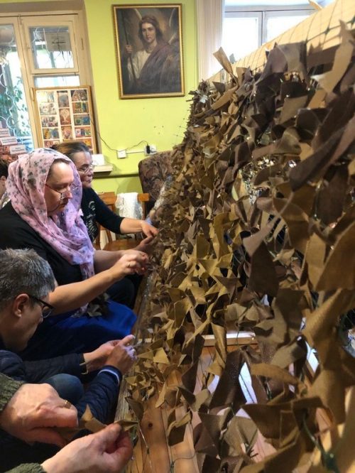 Мастеркая маскировочных сетей при храме Владимирской иконы Божией Матери в Виноградове начала свою работу