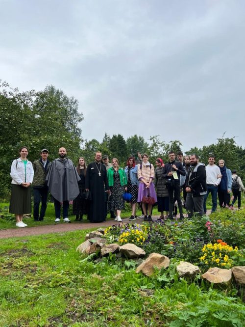 Паломничество молодежи храма Тихвинской иконы Божией Матери в Алексеевском