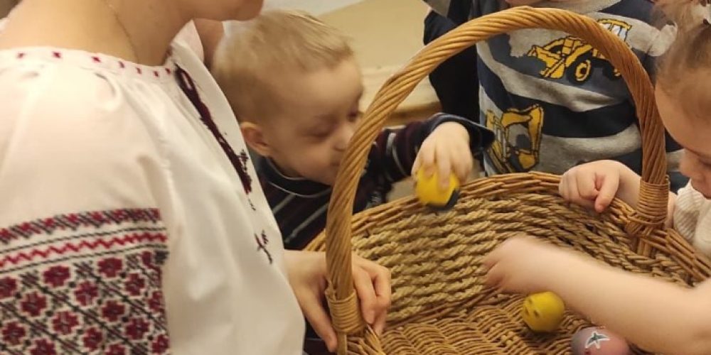 Празднование Пасхи в студии дошкольного развития «Шаги в Мир» при храме иконы Божией Матери «Неопалимая Купина» в Отрадном