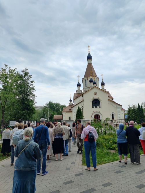 В рамках программы «Московское долголетие» храм иконы Божией Матери «Неопалимая Купина» в Отрадном организовал несколько экскурсий по району