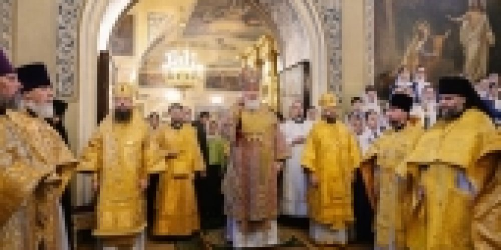 В день памяти святителя Николая Чудотворца Святейший Патриарх Кирилл совершил Литургию в московском храме святителя Николая в Хамовниках