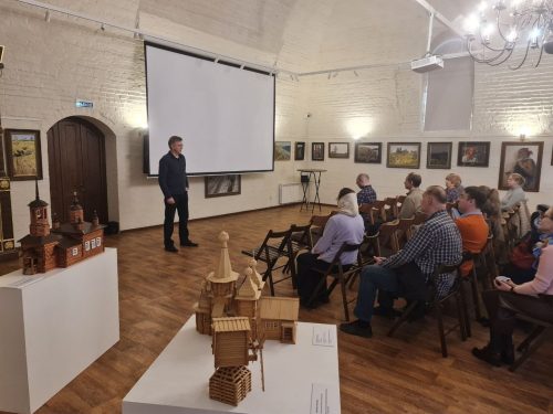 В храме преподобного Серафима Саровского в Раеве состоялся показ документального фильма «Деревянный Север»