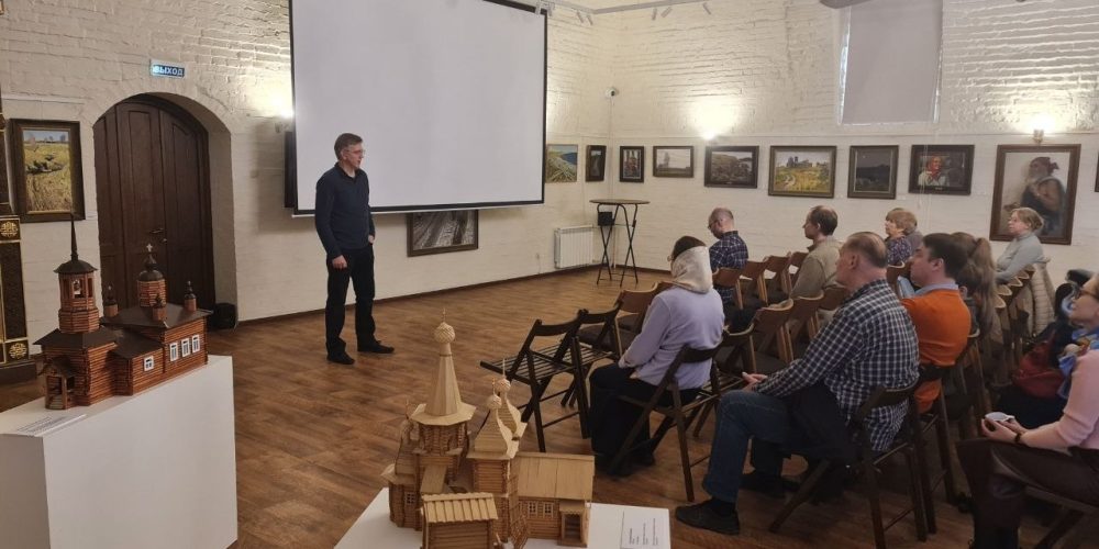 В храме преподобного Серафима Саровского в Раеве состоялся показ документального фильма «Деревянный Север»