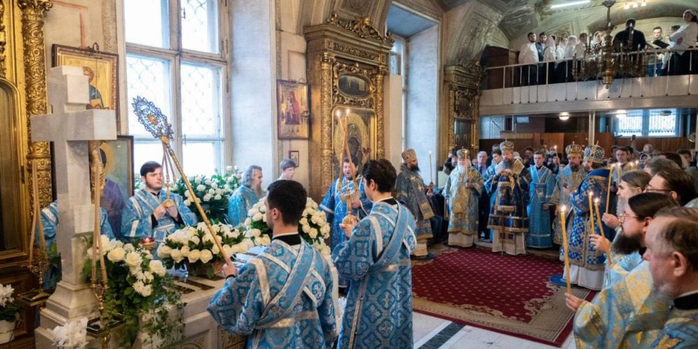Архиепископ Егорьевский Матфей принял участие в Божественной Литургии в Богоявленском соборе в 13-ю годовщину со дня кончины Святейшего Патриарха Алексия II