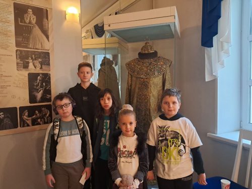 Воспитанники воскресной школы при храме святого благоверного князя Александра Невского в Лианозове сходили на театральную премьеру