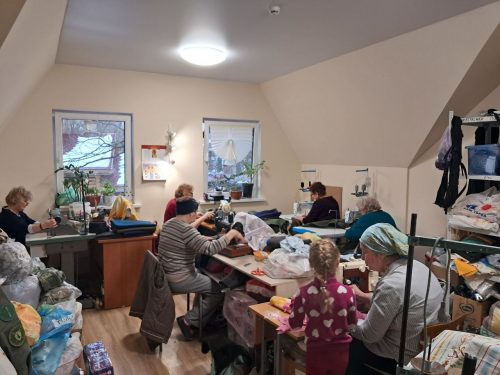 Храм святого благоверного князя Александра Невского в Лианозове приглашает присоединиться к пошиву помощи бойцам СВО