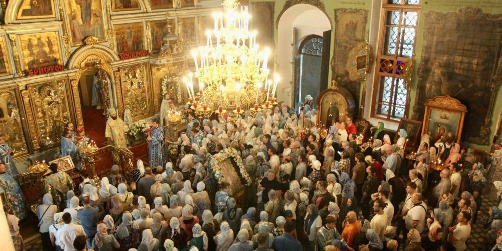 Митрополит Арсений возглавил Литургию в день престольного праздника храма Тихвинской иконы Божией Матери в Алексеевском