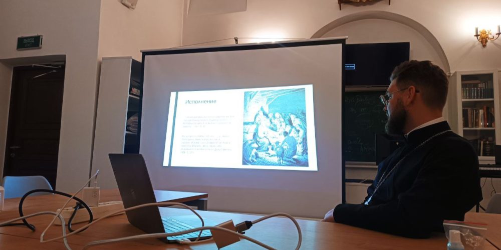 В молодежном клубе при храме иконы Божией Матери «Неопалимая Купина» в Отрадном провели встречу, посвященную Рождеству Христову