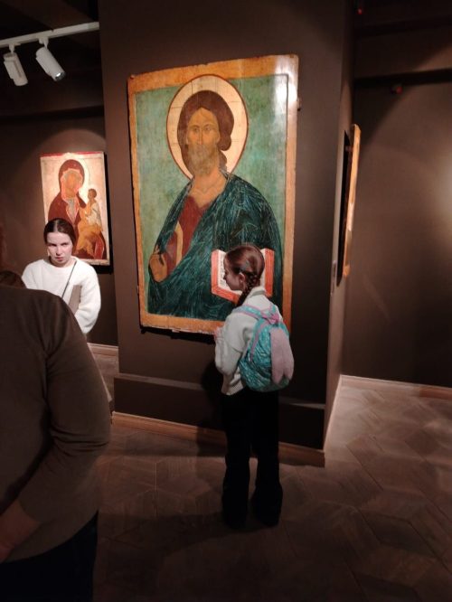 Учащиеся воскресной школы храма Благовещения Пресвятой Богородицы в Раево посетили Музей русской иконы