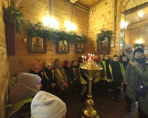 Храм-часовню Пророка Божия Илии в Отрадном с экскурсией посетили четвероклассники школы №1554
