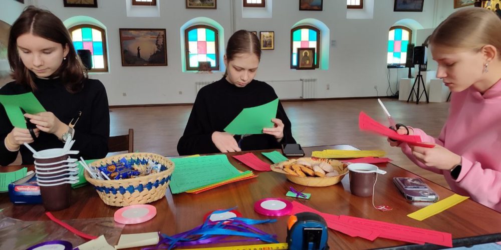 Подростковый клуб при храме преподобного Серафима Саровского в Раеве активно включается в приходскую жизнь