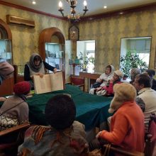 Музей старопечатных книг и церковной утвари при храме Живоначальной Троицы на Пятницком кладбище посетили гости из проекта «Московское долголетие» района Фили