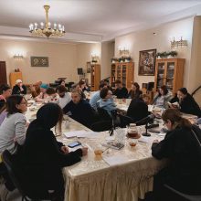 В храме иконы Божией Матери «Неопалимая Купина» в Отрадном прошел очередной молодежный семинар по самопознанию и искусству отношений