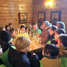 Для учащихся 4-го класса школы № 1554 в рамках модуля «Основы православной культуры» прошла экскурсия по храму-часовне Пророка Божия Илии, приписанном к храму Покрова Пресвятой Богородицы в Медведкове