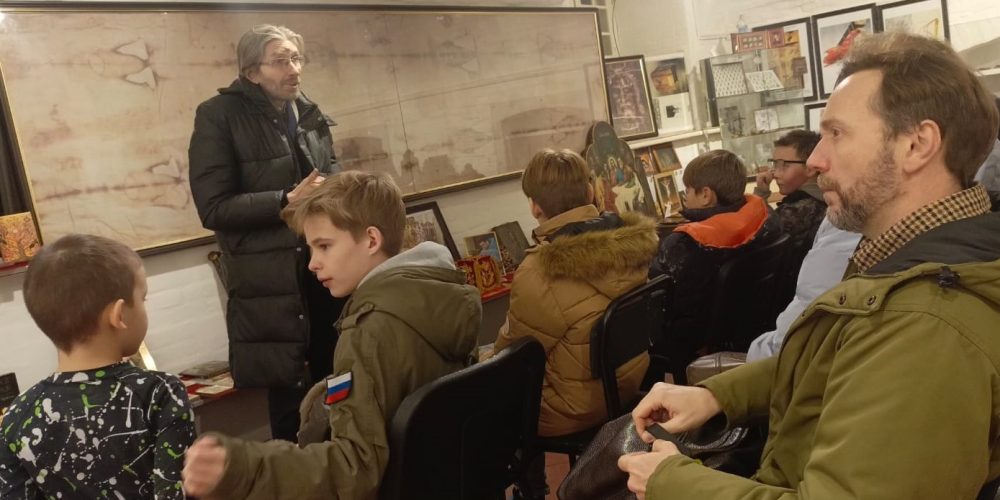 Прихожане храма в честь иконы Божией Матери «Иверская» в Бабушкине побывали в усадьбе Свиблово