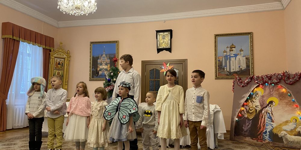 Состоялся рождественский концерт Воскресной школы храма святых мучениц Веры, Надежды, Любови и матери их Софии на Миусском кладбище