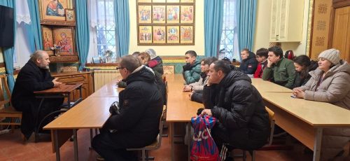 Храм святых мучеников Адриана и Наталии в Бабушкине посетили гости из социального дома «Ярославский»