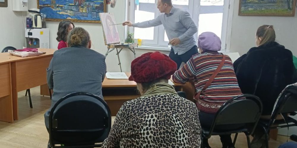 В воскресной школе при храме святителя Макария (Невского), митрополита Московского и Коломенского в Бутырском состоялся мастер-класс художника Ильи Лысенкова