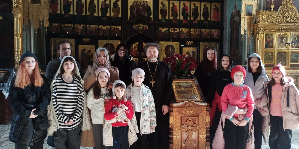 Воспитанники центра поддержки семьи и детства «Отрадное» посетили храм святых мучеников Адриана и Наталии в Бабушкине