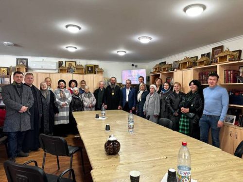 В храме Живоначальной Троицы при бывшем приюте братьев Бахрушиных посмотрели документальный фильм «Свет огня»