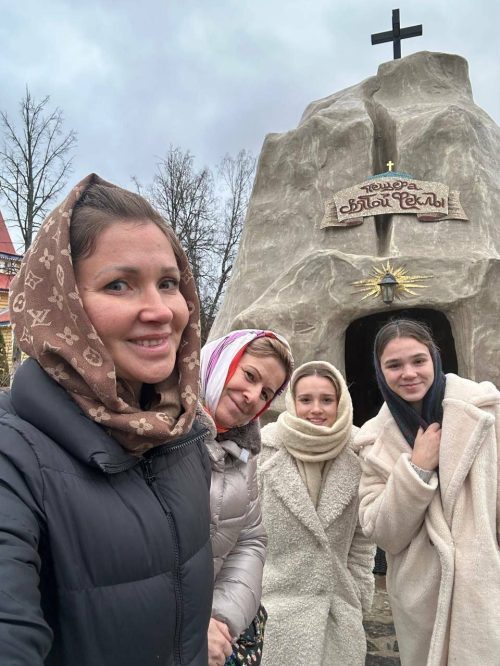 Молодежь храма иконы Божией Матери «Отрада и утешение» в Ярославском совершила паломническую поездку в Оптину пустынь