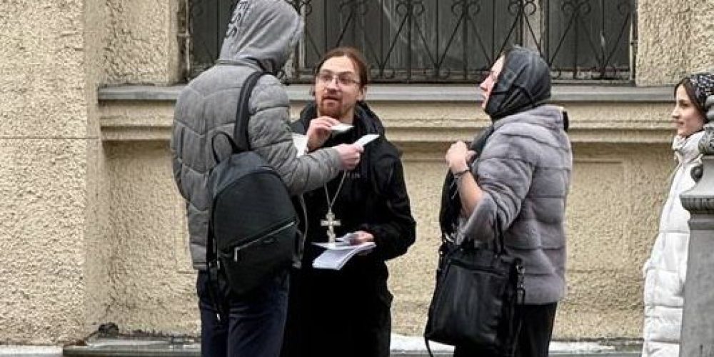 Миссионеры храма иконы Божией Матери «Неопалимая Купина» в Отрадном приняли участие в общемосковской уличной миссии