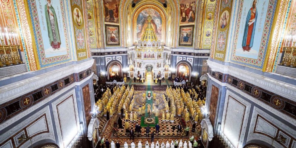 В четырнадцатую годовщину интронизации Святейшего Патриарха Кирилла в Храме Христа Спасителя совершена Божественная литургия