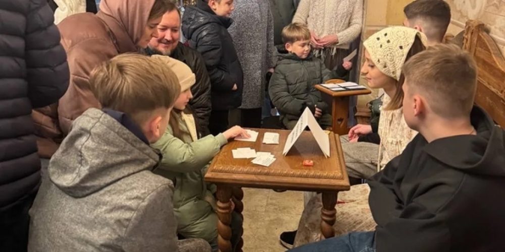 Миссионерская подростковая акция в храме Ризоположения в Леонове   