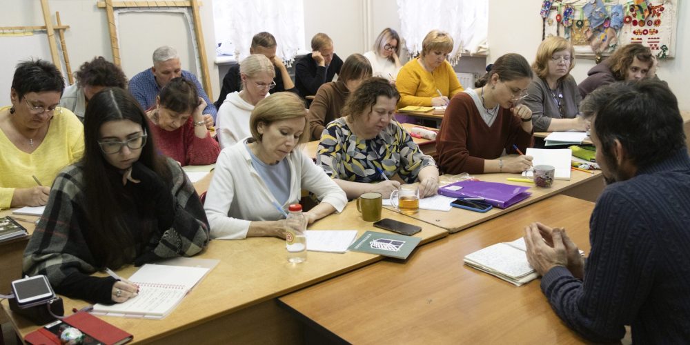 В одной из старейших воскресных школ Москвы, воскресной школе при храме Покрова Пресвятой Богородицы в Медведкове, начался новый учебный год