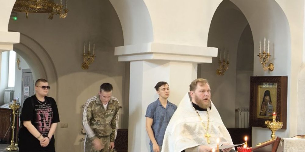 Клирик храма Казанской иконы Божией Матери в Лосиноостровской совершил молебен перед сессией в МГСУ