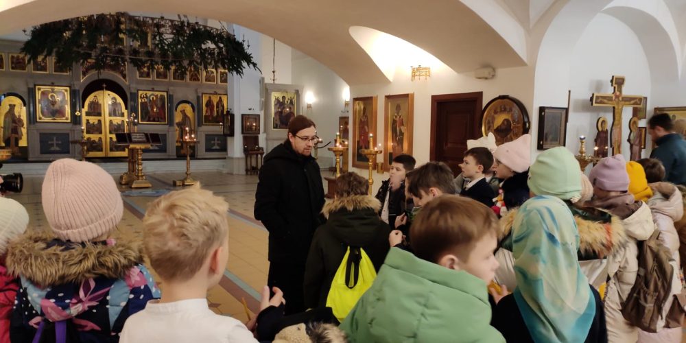 Храм иконы Божией Матери «Неопалимая Купина» в Отрадном с экскурсией посетили школьники