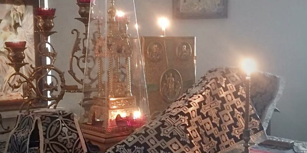 Митрополит Арсений совершил Литургию Преждеосвященных Даров в храме Живоначальной Троицы в Усадьбе Свиблово