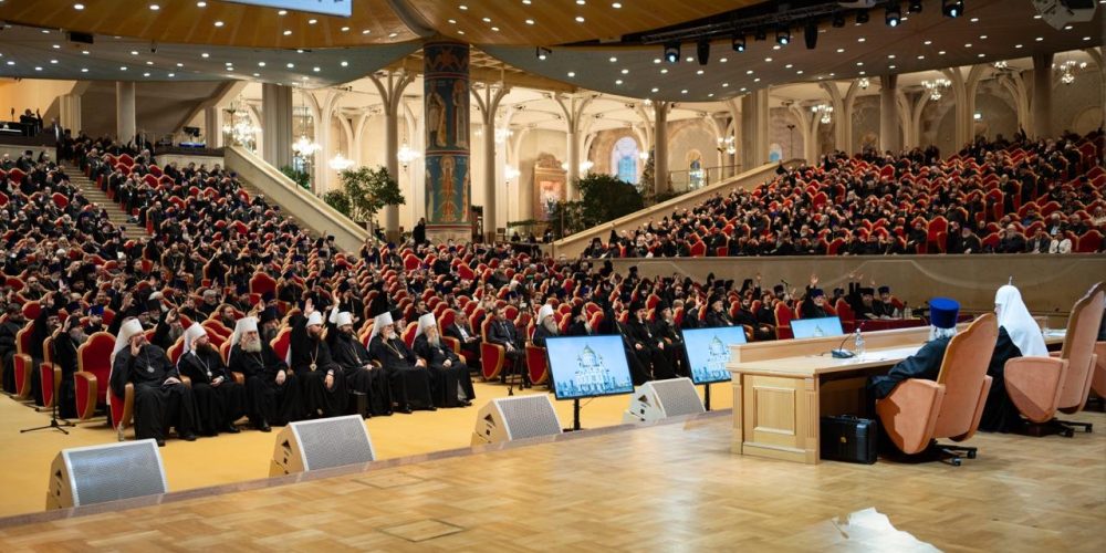 Митрополит Звенигородский Арсений принял участие в Епархиальном собрании города Москвы под председательством Святейшего Патриарха Кирилла