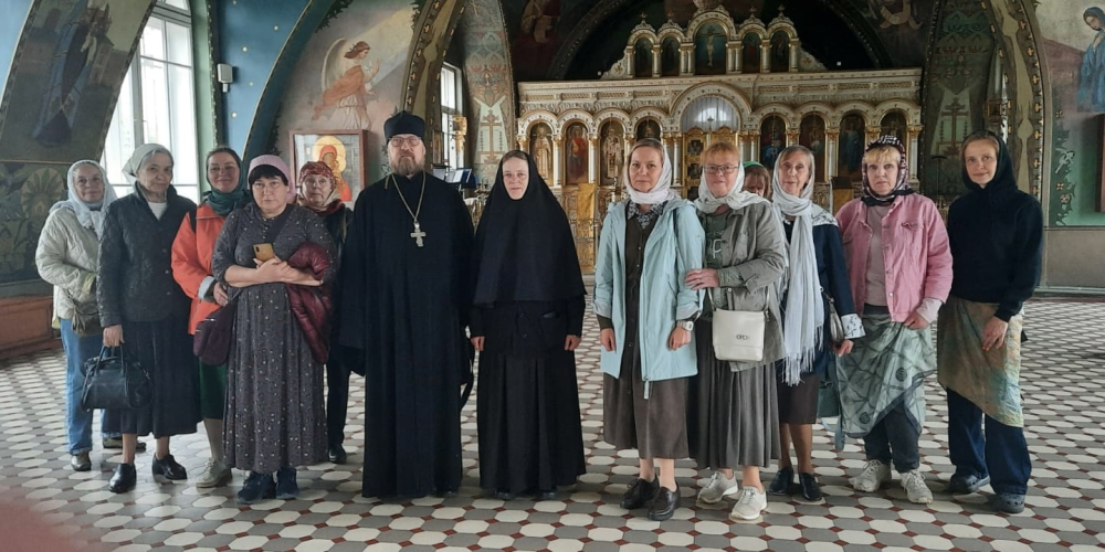 Прихожане храма святых равноапостольных Мефодия и Кирилла в Ростокино совершили паломничество в Богородице-Рождественский женский монастырь