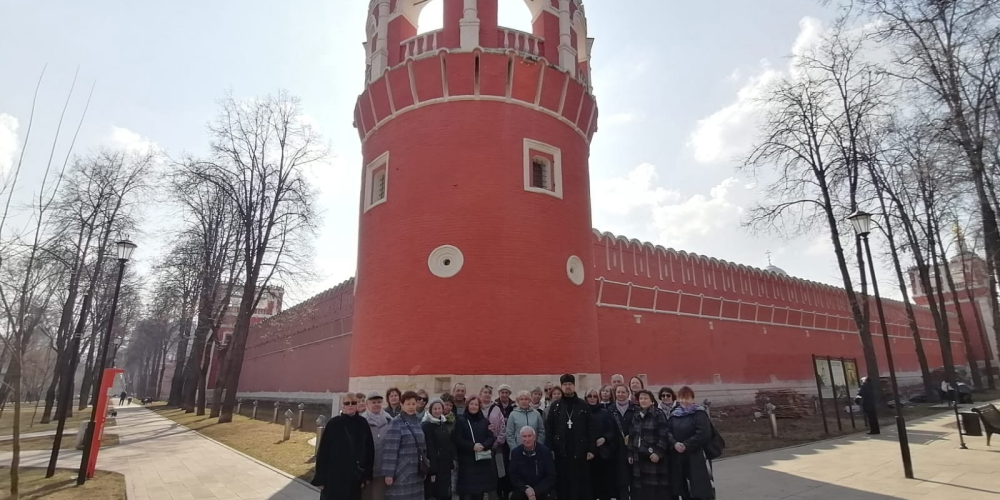 Прихожане храма святых равноапостольных Мефодия и Кирилла в Ростокине посетили Донской монастырь