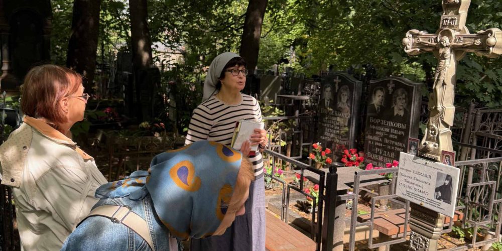 Ежемесячная экскурсия по храму Живоначальной Троицы на Пятницком кладбище