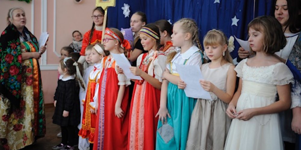 Воспитанники воскресной школы храма Воздвижения Креста Господня в Алтуфьеве подготовили Рождественский концерт
